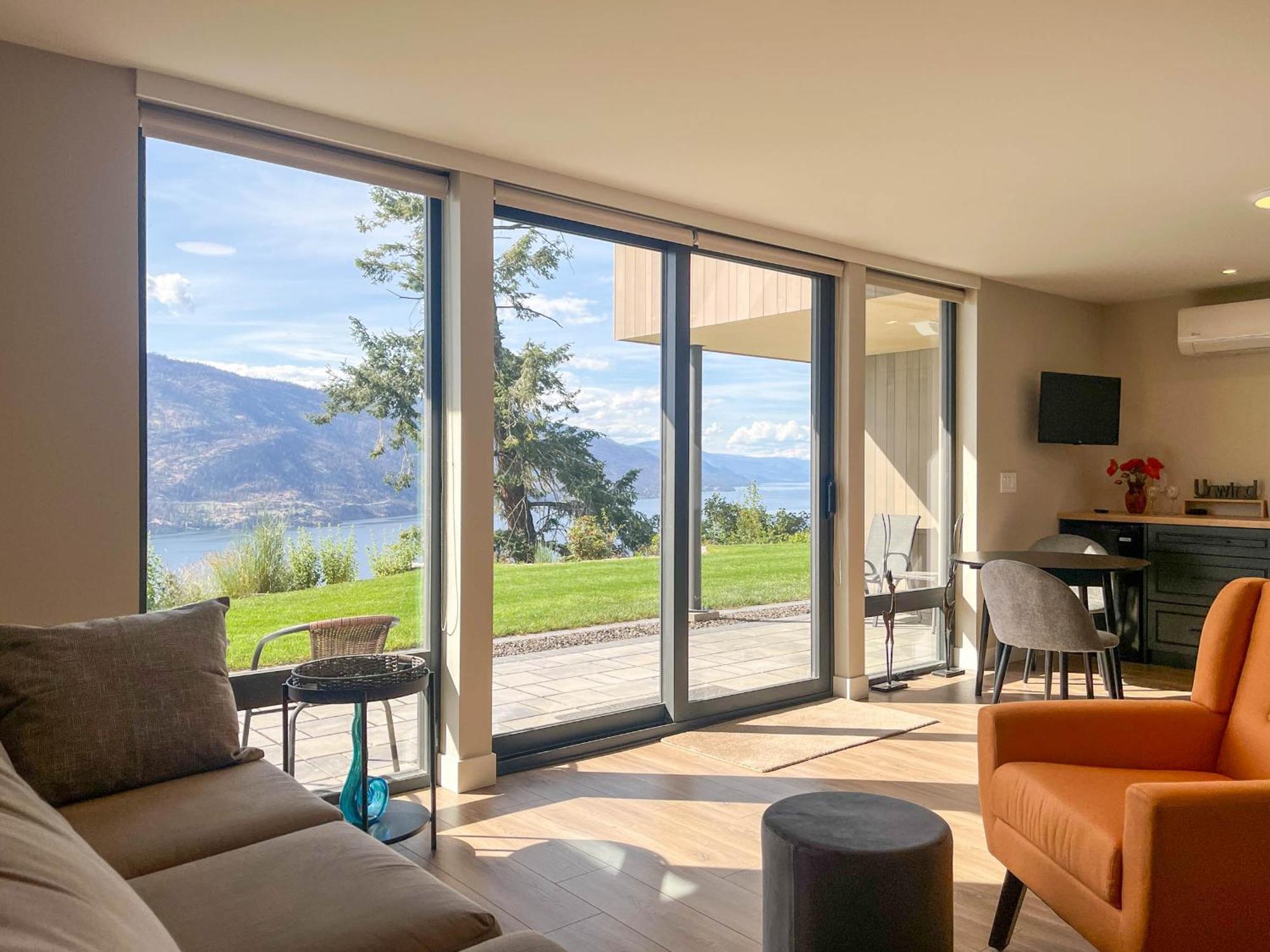 Kelowfornia Lakeview Retreat Kelowna Eksteriør billede