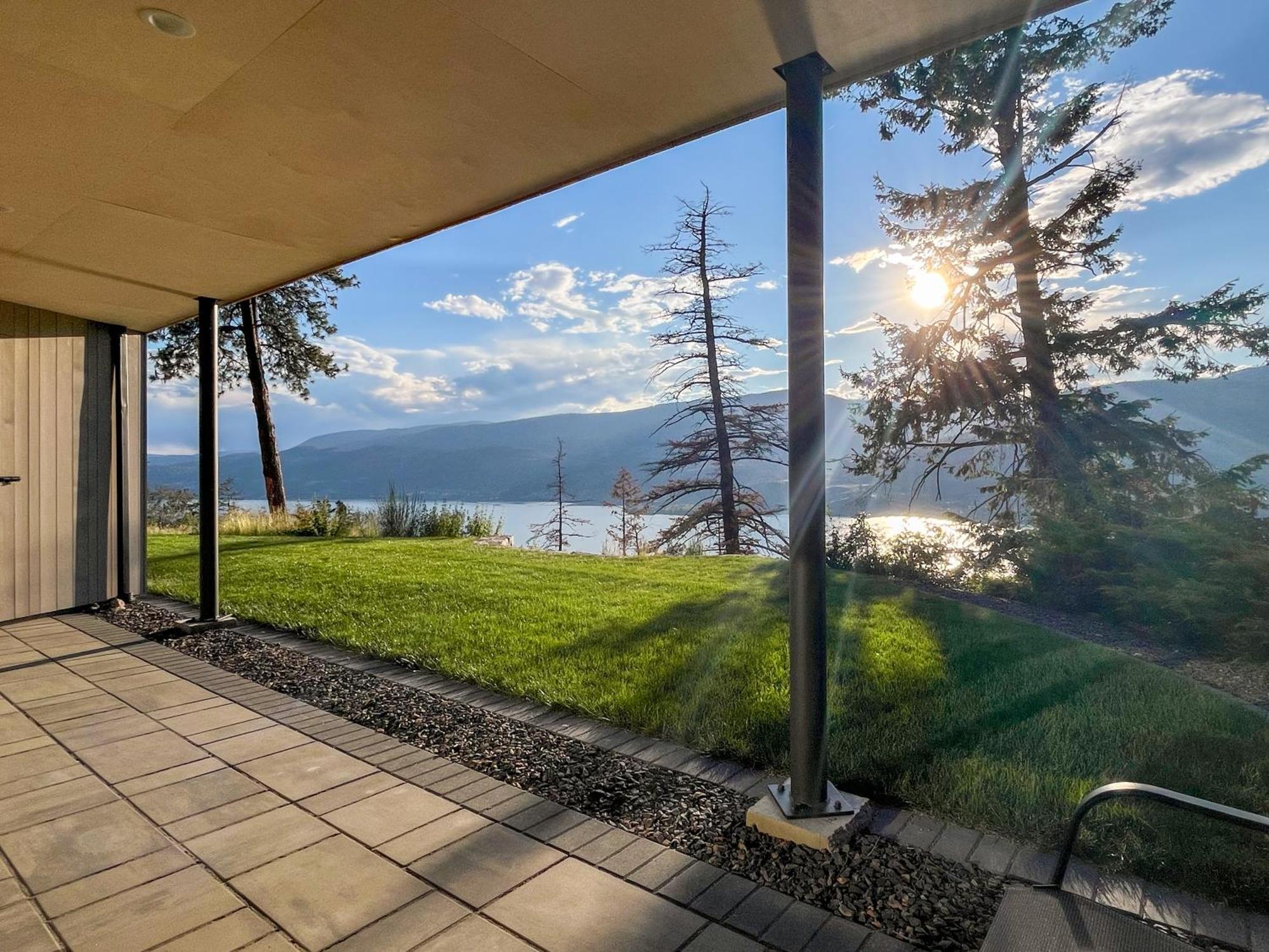 Kelowfornia Lakeview Retreat Kelowna Værelse billede